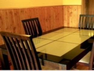Hotel Emerald Heights Масурі Екстер'єр фото