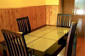 Hotel Emerald Heights Масурі Екстер'єр фото